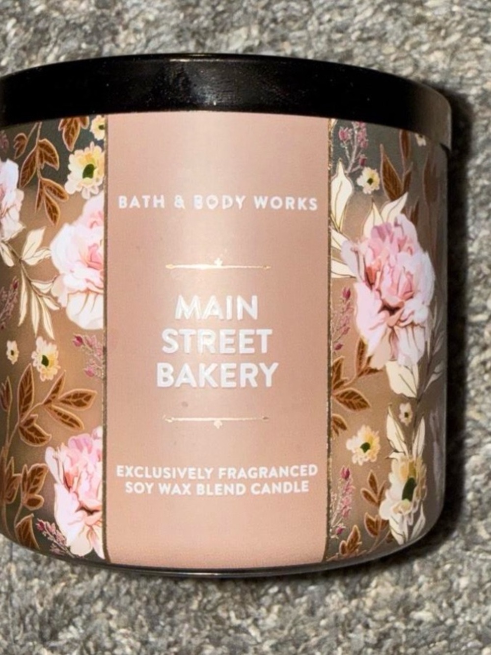 Bath & Body Works Main Street Bakery Candle – Blush Floral